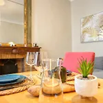 Appartement Superbe 95m2 Proche Arenes- Parking Offert *
