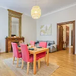 Superbe 95m2 Proche Arenes- Parking Offert * Nîmes