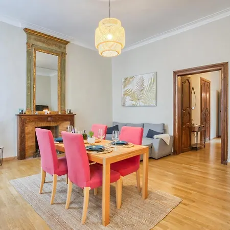 Apartment Superbe 95m2 Proche Arenes- Parking Offert *