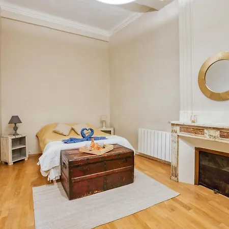 Apartment Superbe 95m2 Proche Arenes- Parking Offert *