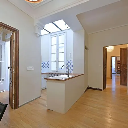 Superbe 95m2 Proche Arenes- Parking Offert