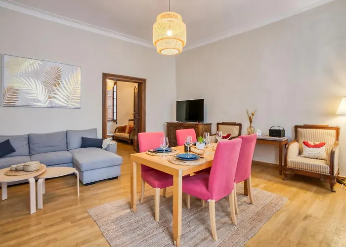 Superbe 95m2 Proche Arenes- Parking Offert Apartment