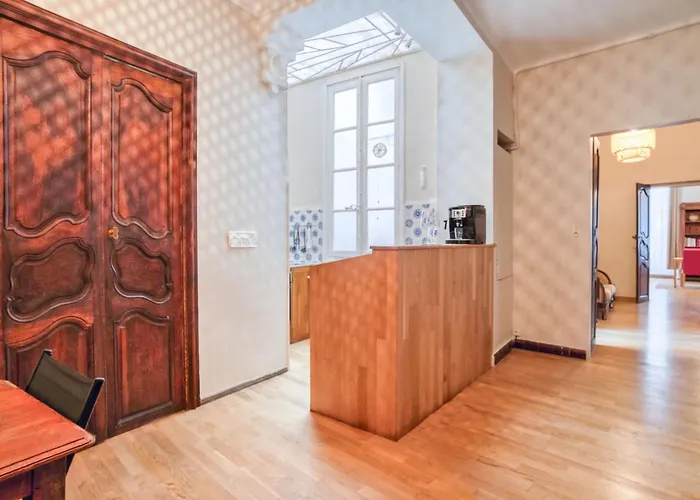 Apartment Superbe 95m2 Proche Arenes- Parking Offert Nimes