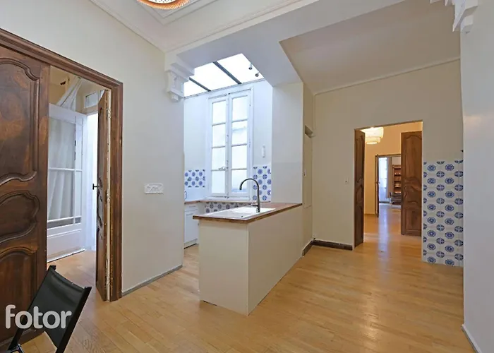 Superbe 95m2 Proche Arenes- Parking Offert