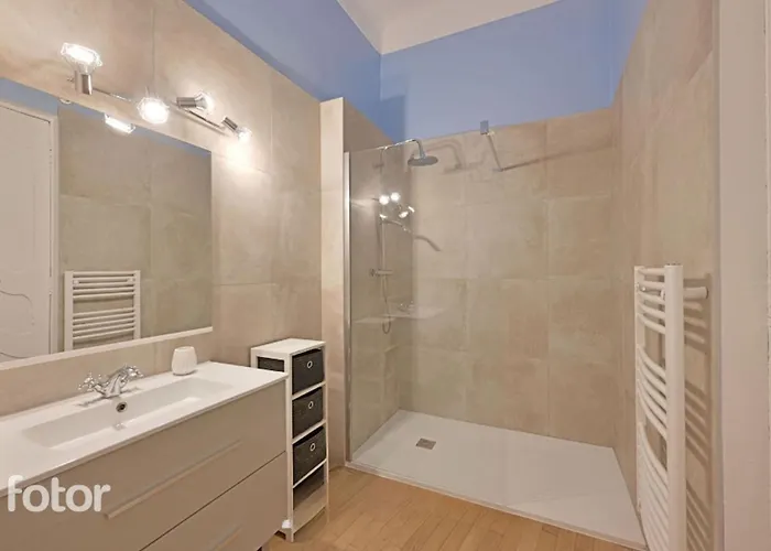 Superbe 95m2 Proche Arenes- Parking Offert Apartment