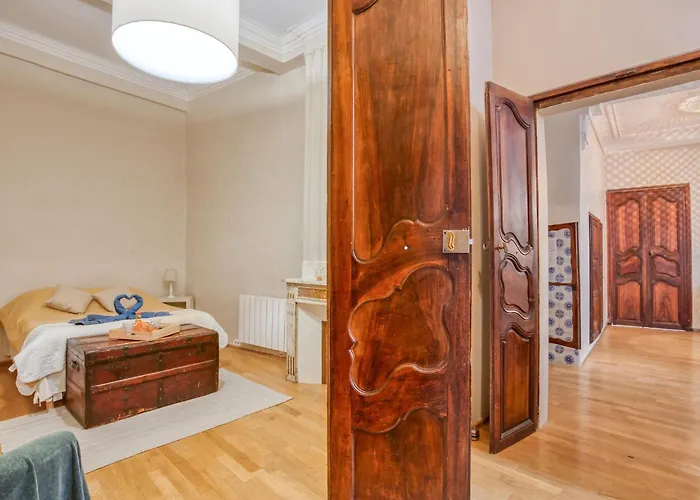 Apartment Superbe 95m2 Proche Arenes- Parking Offert