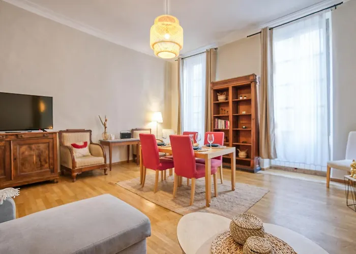 Superbe 95m2 Proche Arenes- Parking Offert *