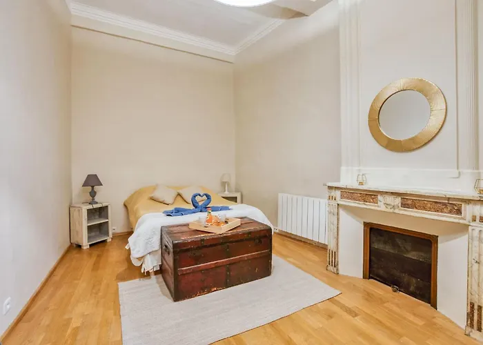 Apartment Superbe 95m2 Proche Arenes- Parking Offert *