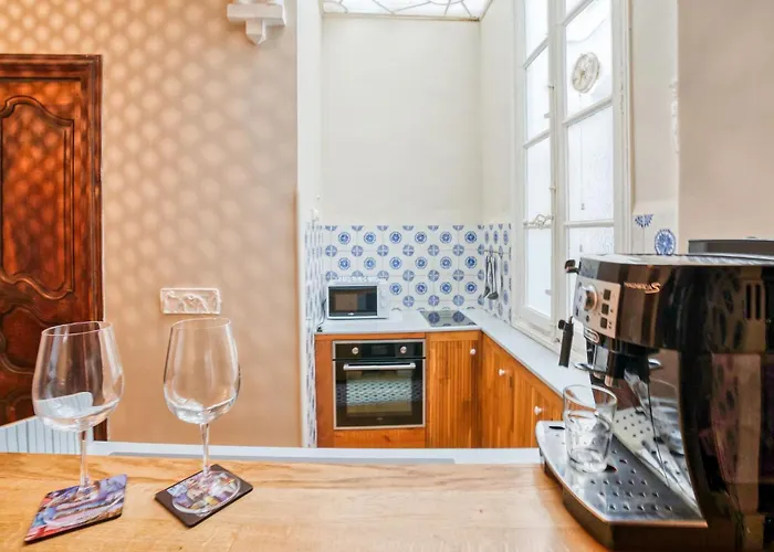 Superbe 95m2 Proche Arenes- Parking Offert Nimes